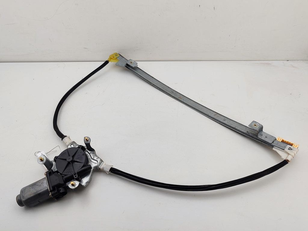 стеклоподъемник электрический передний правый Renault Scenic I 2001, 1.8 л., бензин, МКПП, синий, минивэн, 114144 - фото №1