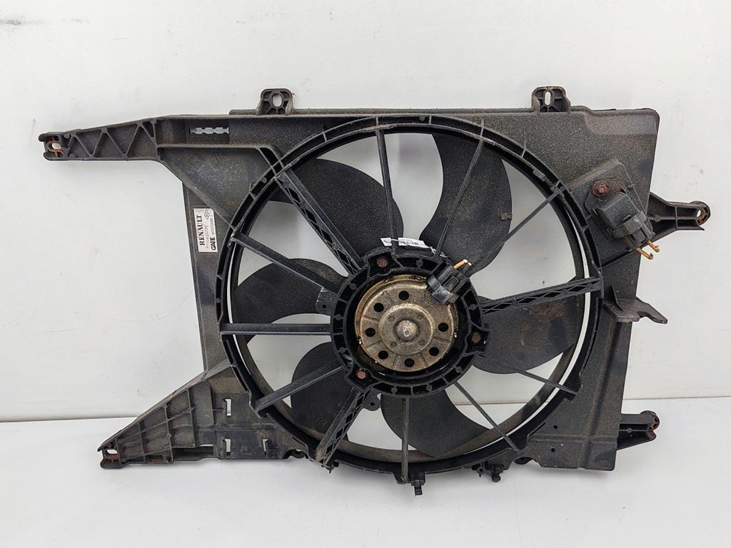 вентилятор радиатора Renault Scenic I 2002, 1.4 л., бензин, МКПП, серый, минивэн, 7700433728 - фото №1