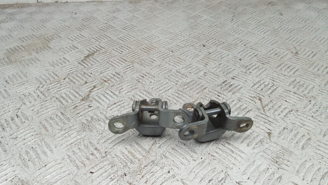 петля двери Honda CR-V 2006, 2.0 л., бензин, МКПП, внедорожник 5 дв.