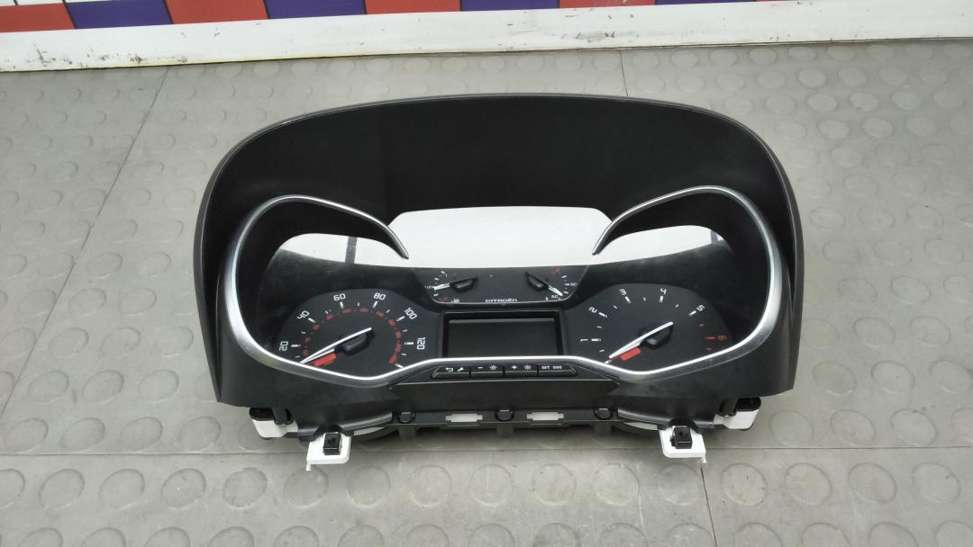приборная панель Citroen C3 AirCross 2018, 1.2 л., бензин, МКПП, внедорожник 5 дв.