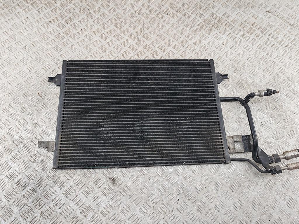 радиатор кондиционера Volkswagen Passat B5 1997, 1.8 л., бензин, МКПП, чёрный, универсал, 8D0260401E