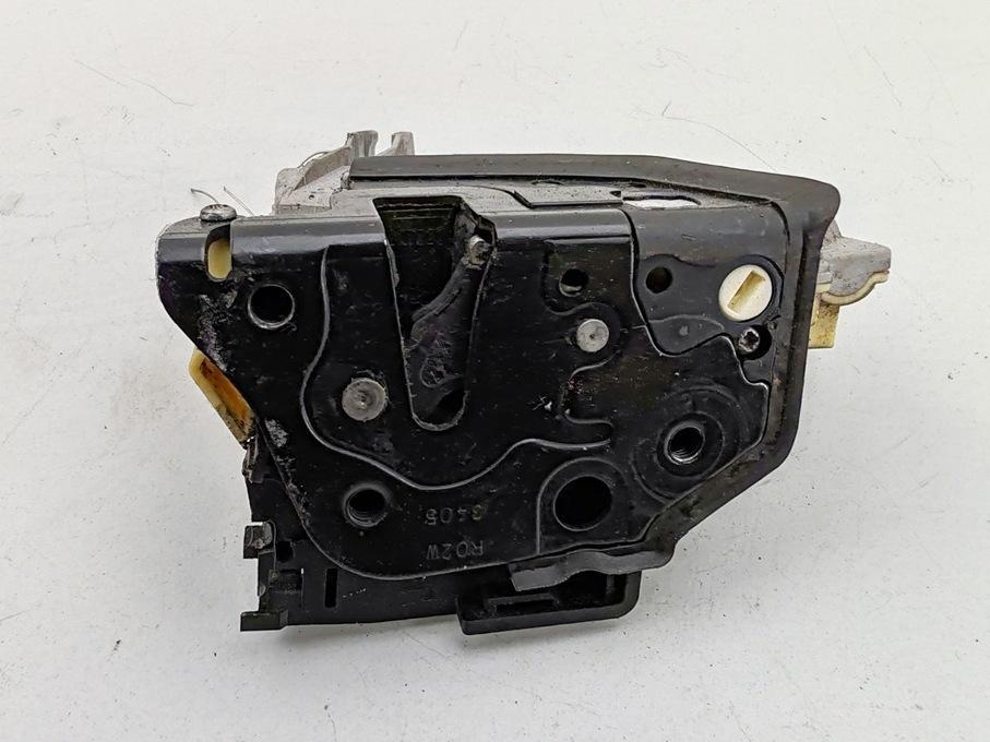 замок двери передней правой Volkswagen Passat B6 2005, 1.6 л., бензин, МКПП, чёрный, универсал, 3C1837016A