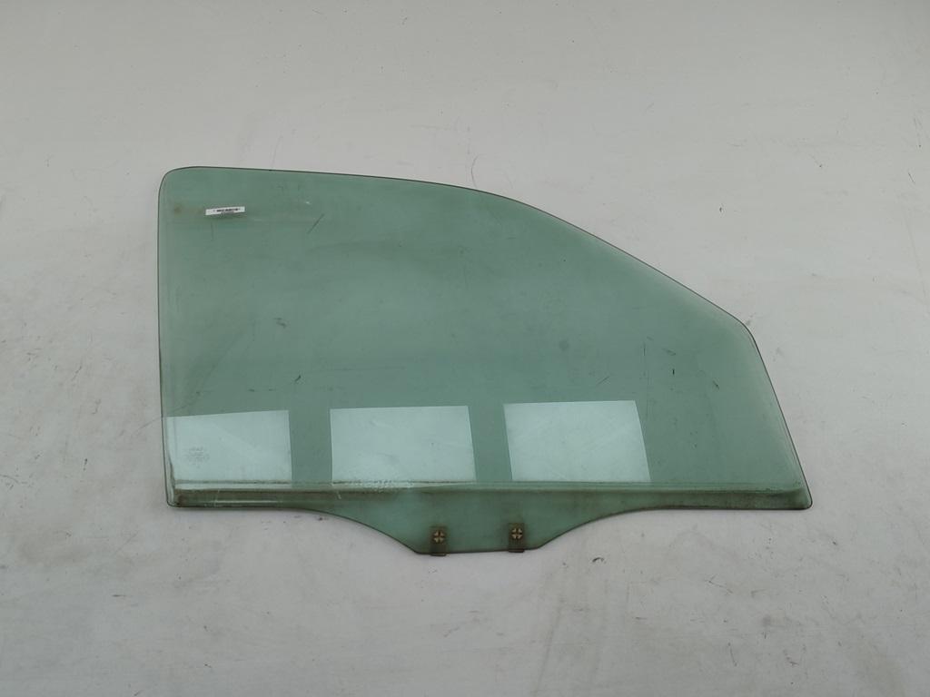 стекло двери передней правой Ford Maverick 2001, 2.0 л., бензин, МКПП, чёрный, внедорожник 5 дв.