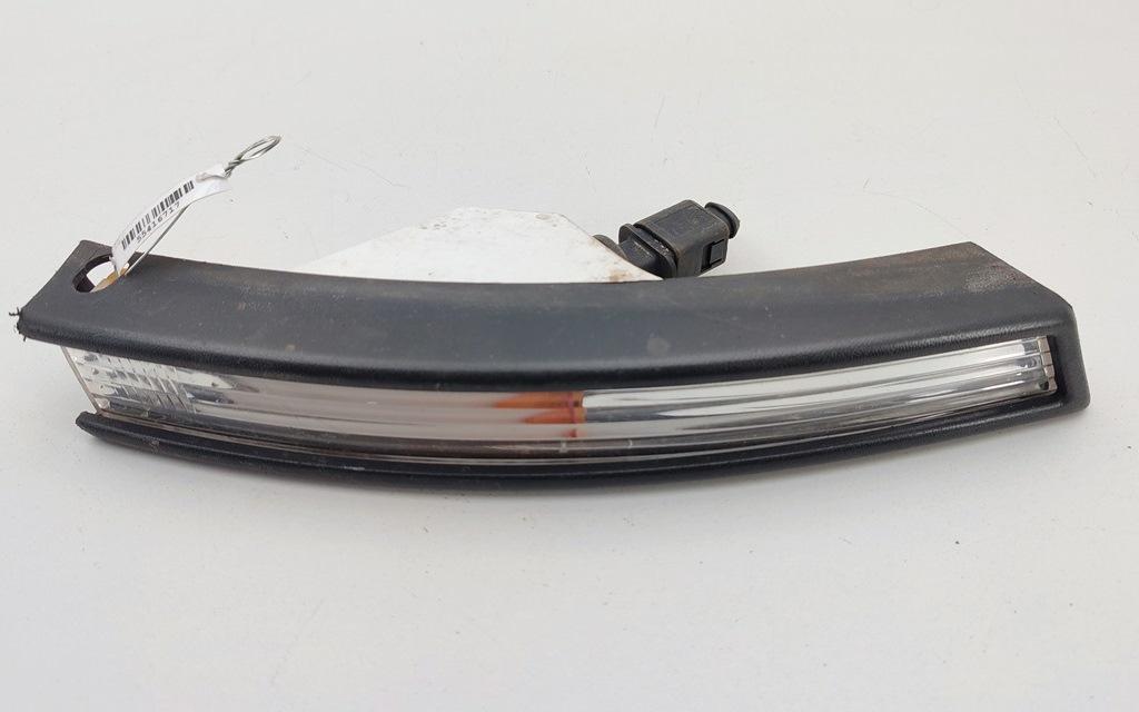 Поворотник (указатель поворота) правый Volkswagen Passat B6 2007, 2.0 л., бензин, МКПП, серый, седан, 05322852