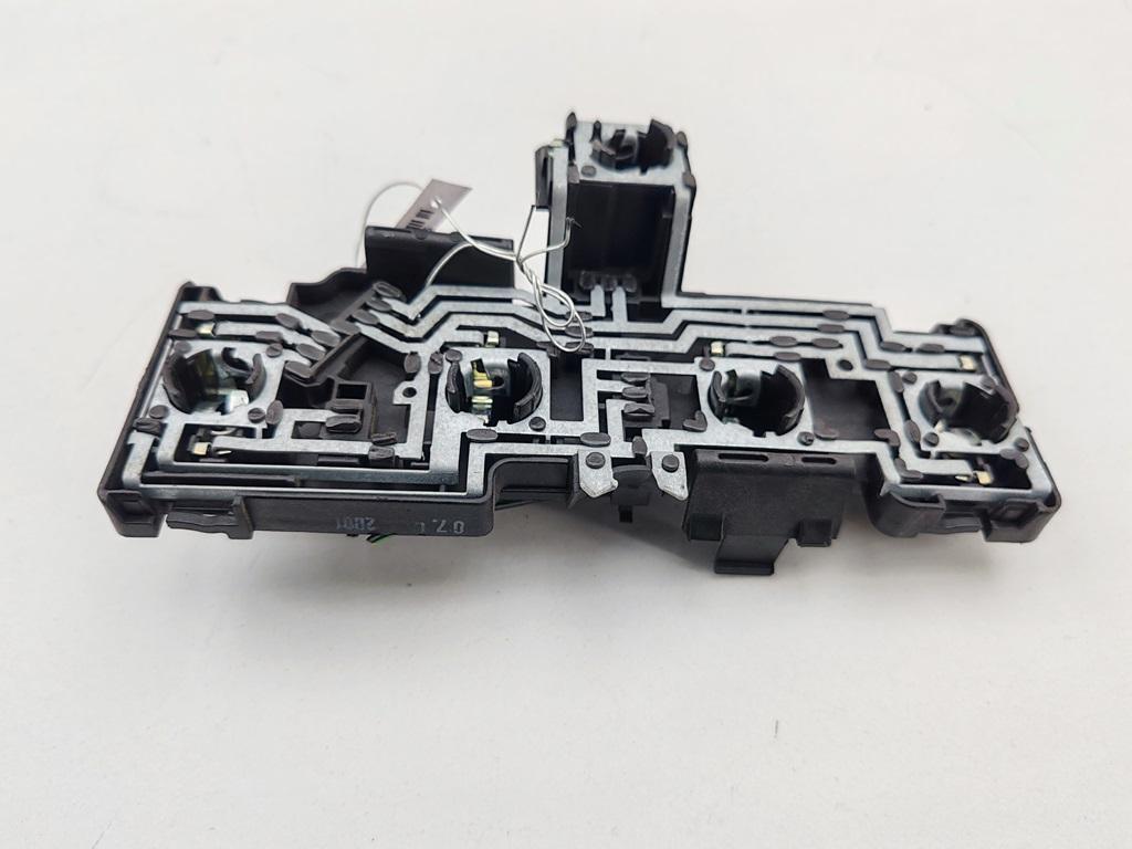 Плата фонаря заднего правого Volkswagen Passat B5+ (GP) 2001, 1.6 л., бензин, МКПП, серый, универсал, 3B9945258B