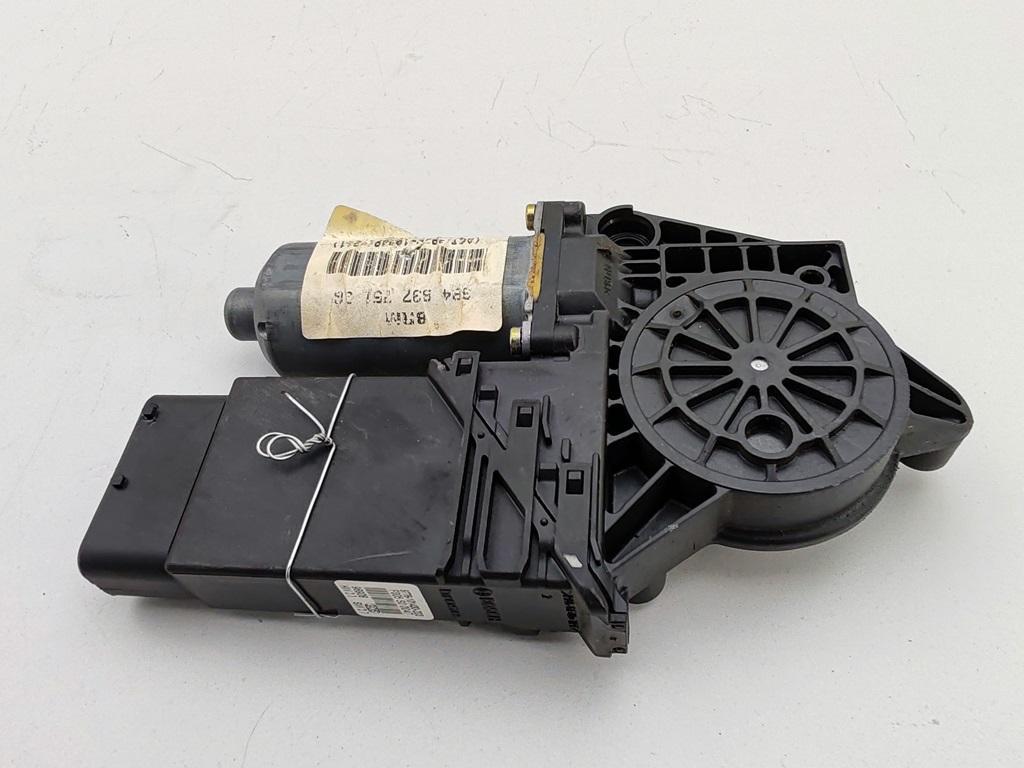 моторчик стеклоподъемника передний левый Volkswagen Passat B5 1999, 1.6 л., МКПП, универсал, 0130821695