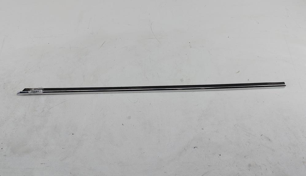 Молдинг стекла двери наружный Volkswagen Passat B5+ (GP) 2001, 1.9 л., дизель, МКПП, синий, универсал