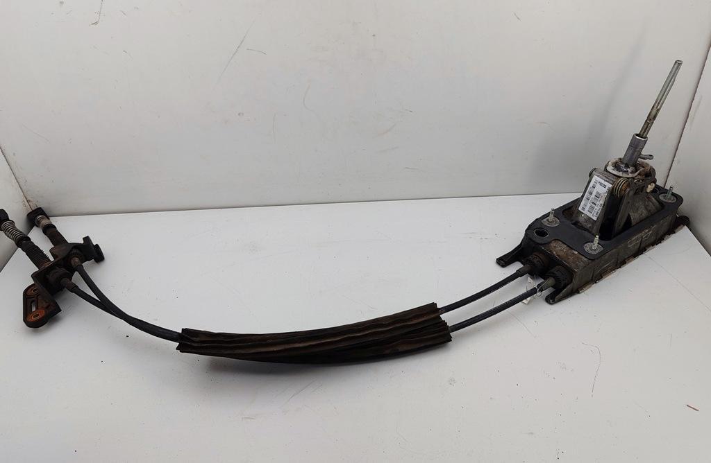 кулиса Volkswagen Passat B6 2007, 2.0 л., дизель, МКПП, серый, седан, 1K0711091A