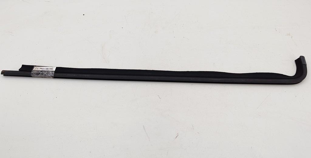 Молдинг стекла двери наружный Volkswagen Jetta 1991, 1.8 л., бензин, АКПП, серый, седан