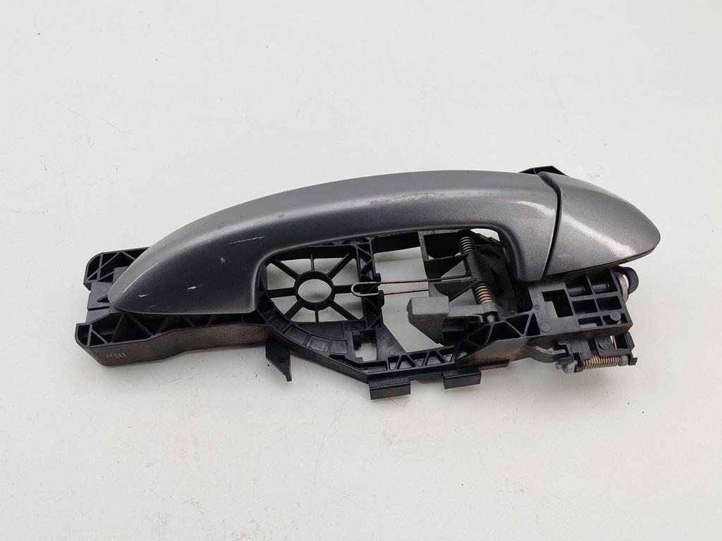 ручка наружная передняя правая Volkswagen Passat B6 2005, 1.6 л., бензин, МКПП, чёрный, универсал, 3C0837886J