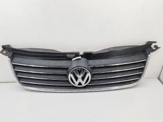 решетка радиатора Volkswagen Passat B5+ (GP) 2003, синий, универсал, 3B0853651L