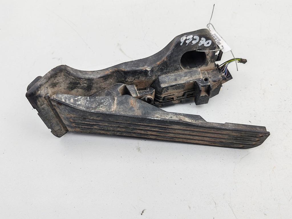 педаль Volkswagen Passat B6 2005, 2.0 л., дизель, МКПП, серый, универсал, 1K1721503L