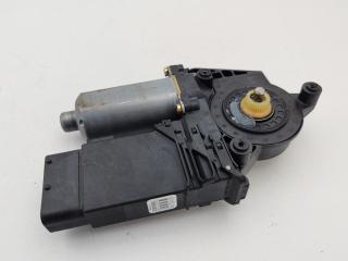 моторчик стеклоподъемника передний правый Volkswagen Passat B5 1999, 1.6 л., бензин, МКПП, серый, универсал, 3B4837752FG