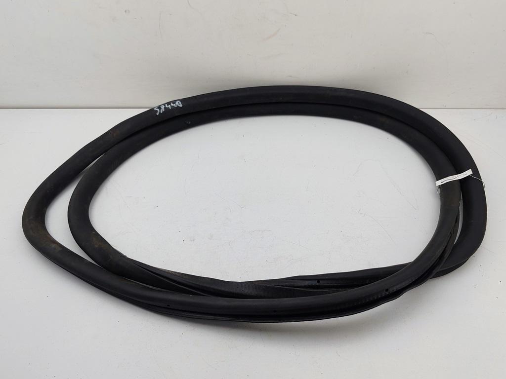 уплотнитель двери Volkswagen Passat B6 2009, 1.4 л., бензин, АКПП, чёрный, универсал