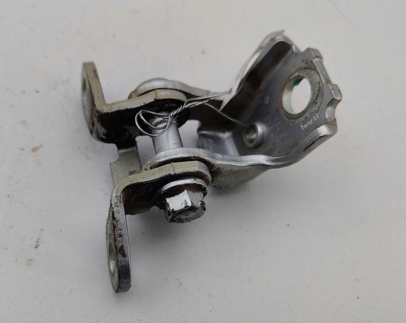 петля двери Skoda Fabia mk2 (5J) 2009, серый, хетчбэк 5 дв., 5J0833411B
