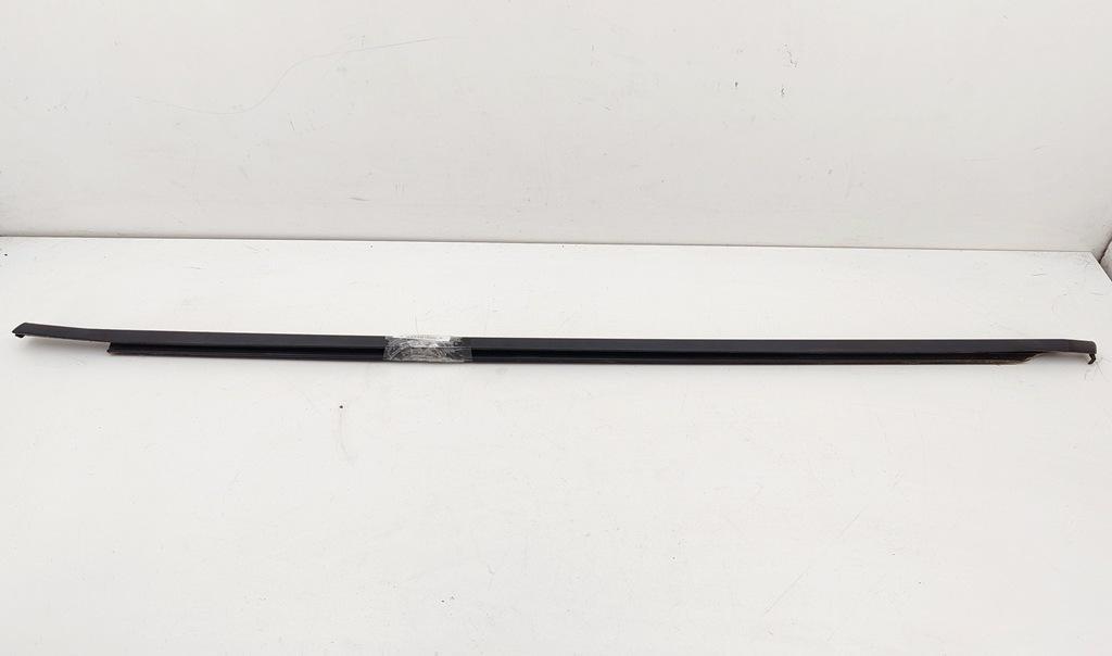 Молдинг стекла двери задней левой наружный Volkswagen Passat B6 2007, 2.0 л., бензин, МКПП, серый, седан