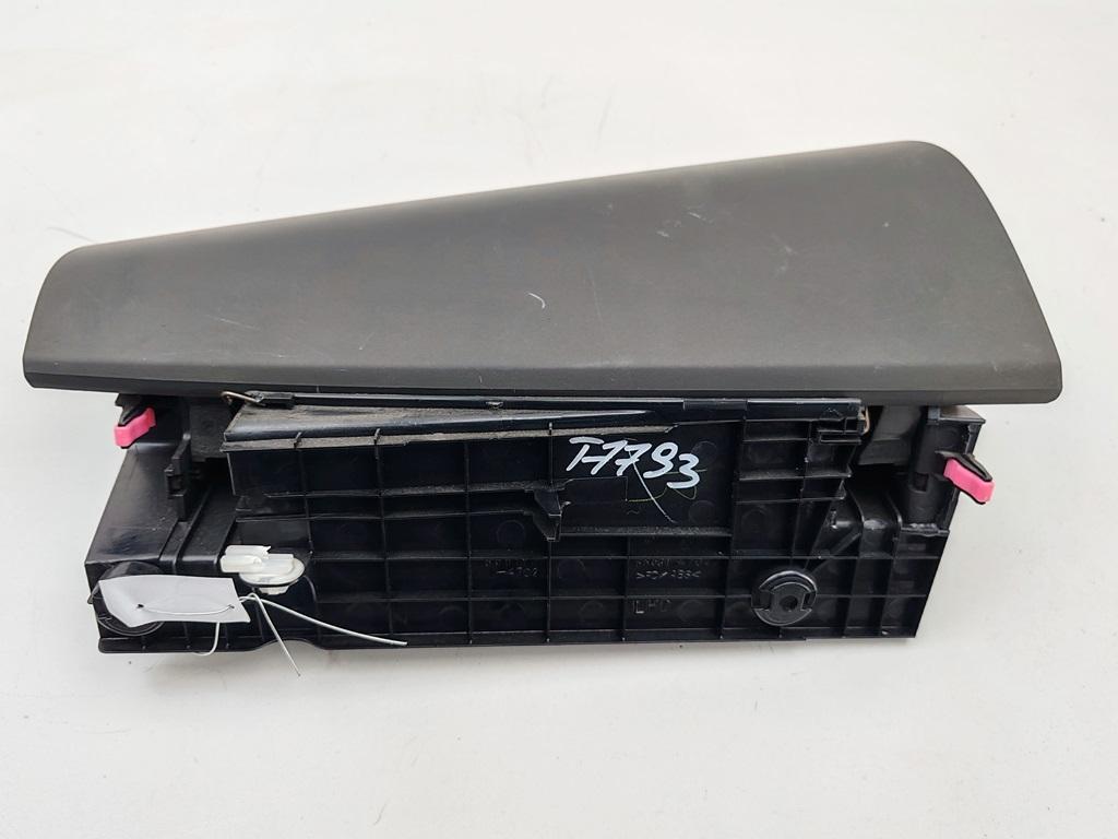 бардачок Toyota Prius (XW20 2005, 1.5 л., гибрид, АКПП, серый, хетчбэк 5 дв., 5553147030 - фото №1