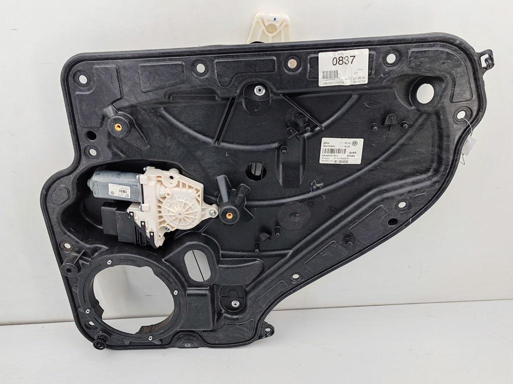 стеклоподъемник электрический задний правый Volkswagen Golf-6 2009, 1.4 л., бензин, МКПП, чёрный, хетчбэк 5 дв., 5K4839730J