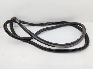 Уплотнитель крышки (двери) багажника Volkswagen Passat B6 2006, 1.9 л., дизель, МКПП, синий, универсал, 3C9827705H