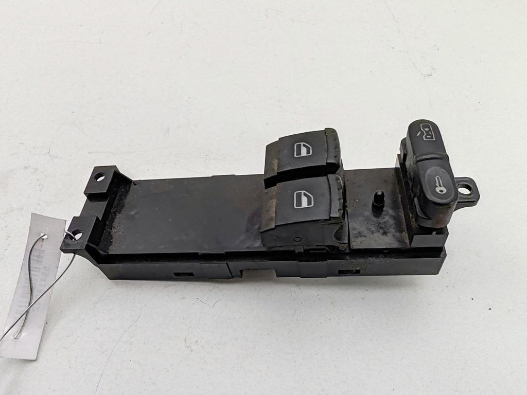 блок управления стеклоподъемниками Volkswagen Passat B5 1997, 1.6 л., бензин, МКПП, красный, седан, 1J3959857