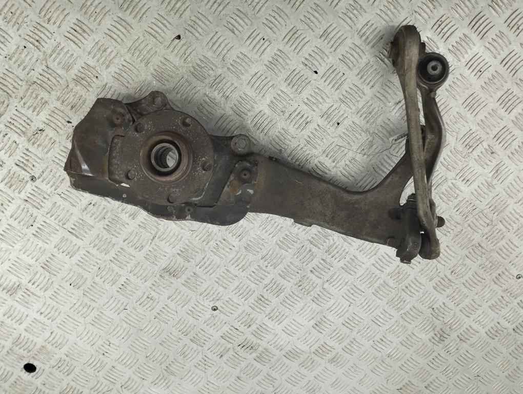 Кулак (корпус ступицы) передний правый Audi A8 D2 2002, 4.2 л., бензин, АКПП, чёрный, седан