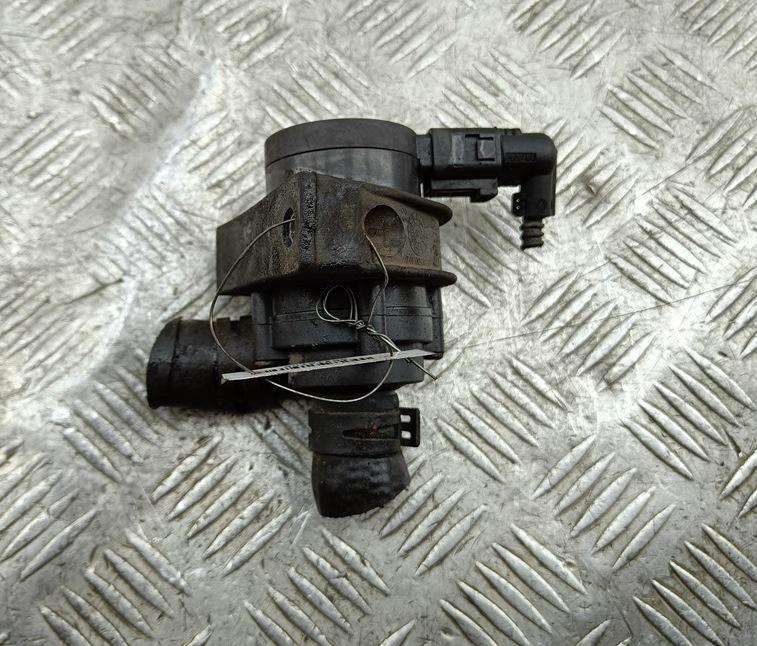Насос водяной дополнительный Volkswagen Golf-5 2009, 1.4 л., бензин, 1K0965561F