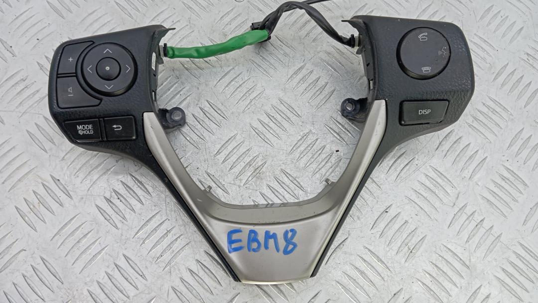 кнопки управления на руле Toyota RAV4 2012 2014, 2.0 л., МКПП, внедорожник 5 дв.
