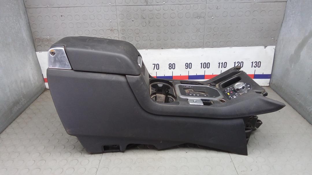 подлокотник Land Rover Discovery 2010, 3.0 л., SD V6, дизель, АКПП, внедорожник 5 дв.