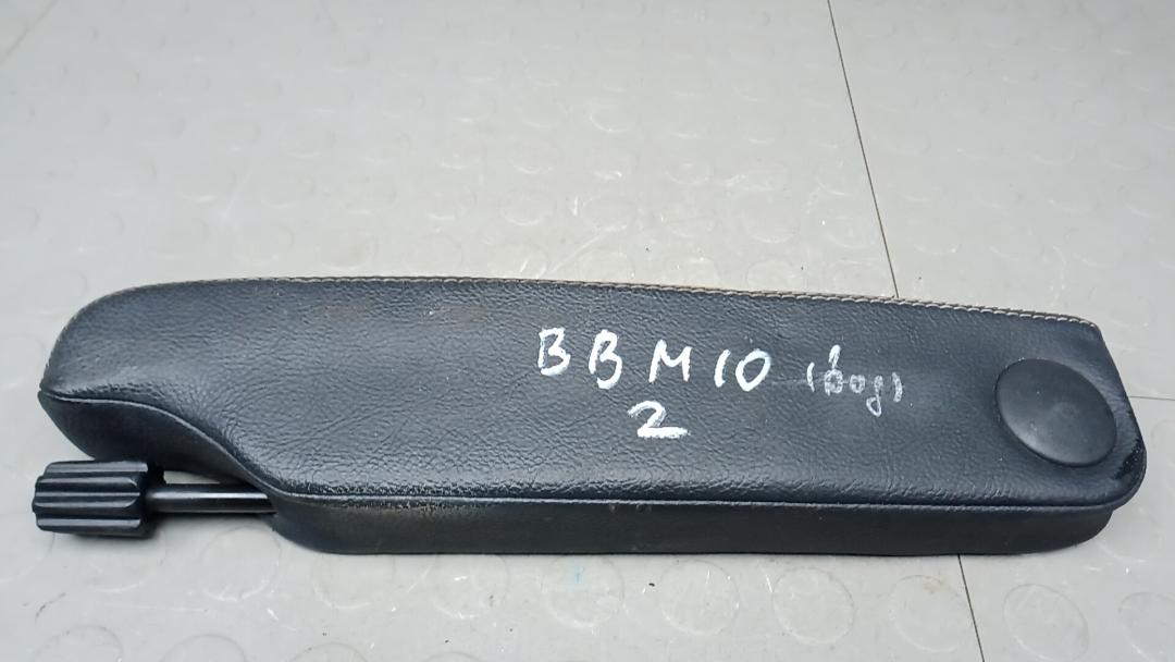 подлокотник Land Rover Discovery 2011, 3.0 л., SD V6, дизель, АКПП, внедорожник 5 дв.