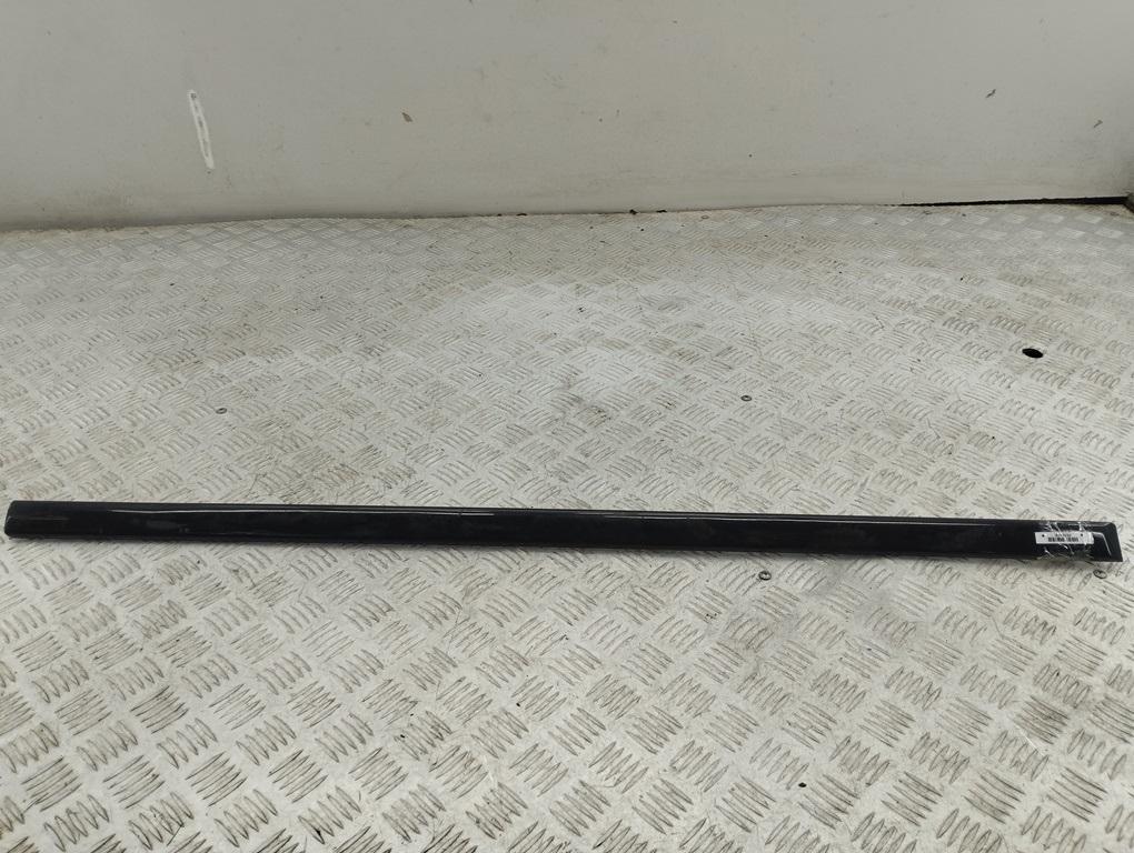 молдинг двери передней левой BMW 5 E39 2002, 2.2 л., бензин, АКПП, чёрный, универсал, 7004023