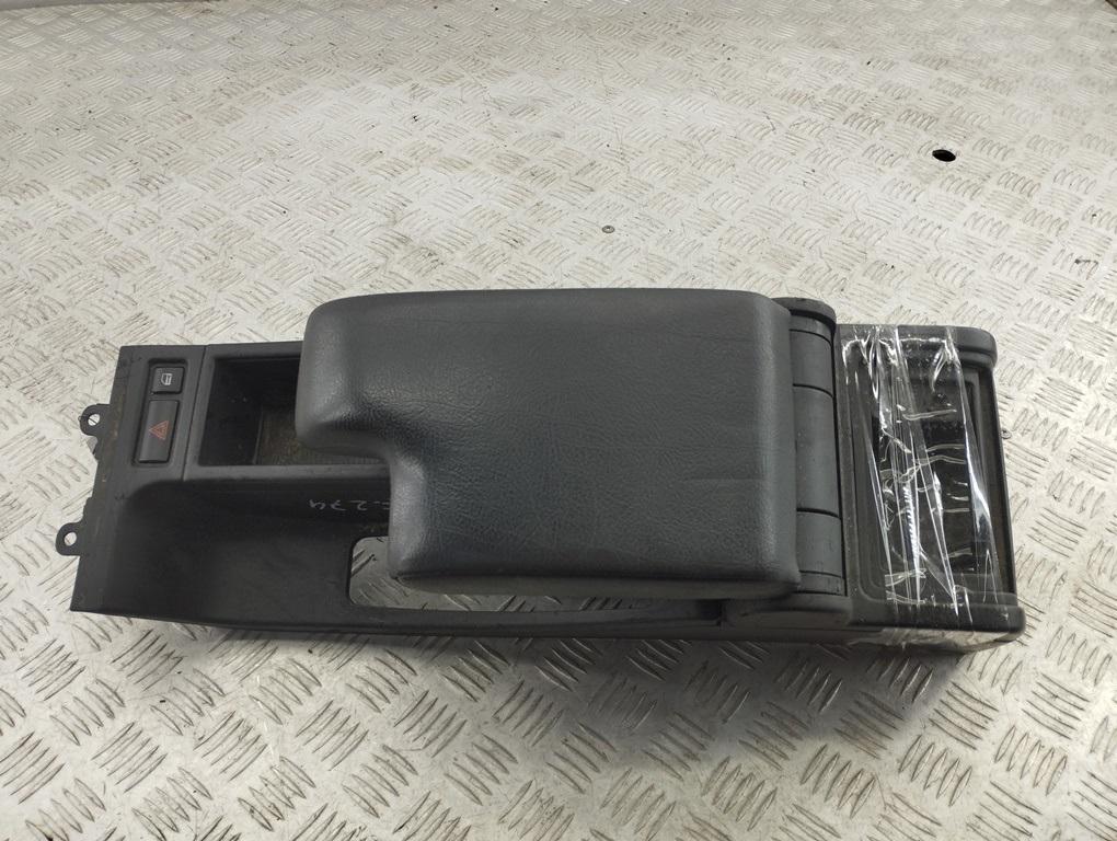 подлокотник BMW 3 E46 2005, 2.0 л., дизель, МКПП, синий, универсал, 8213678
