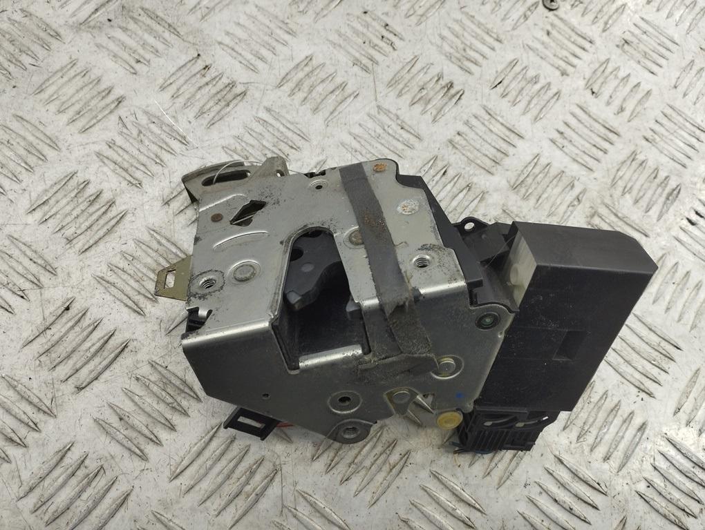 замок двери передней левой BMW 5 E39 2002, 2.2 л., бензин, АКПП, чёрный, универсал, 8352165