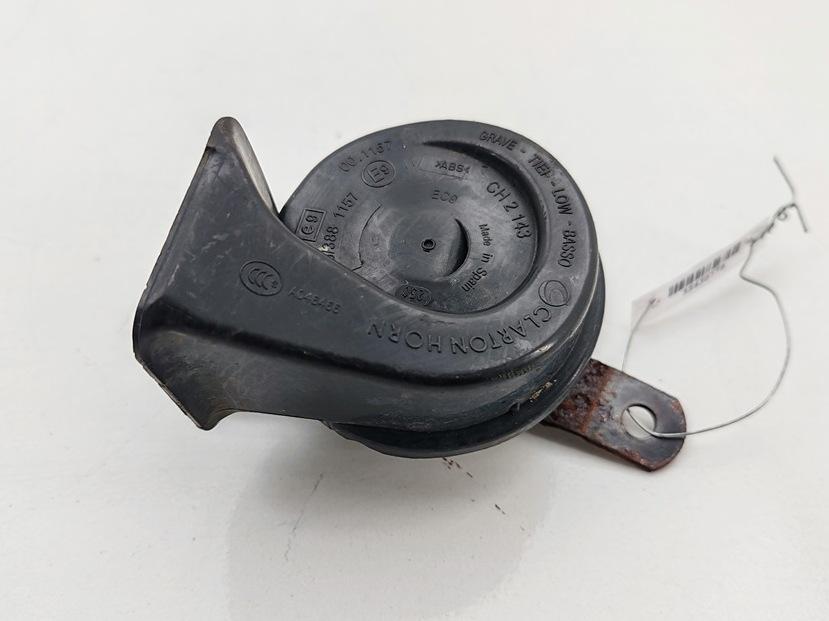 сигнал (клаксон) Volkswagen Passat B5+ (GP) 2001, 1.9 л., дизель, МКПП, синий, универсал, 703881157