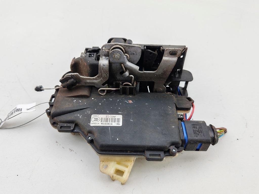 замок двери передней левой Skoda Fabia mk1 (6Y) 2004, 1.2 л., бензин, МКПП, серый, универсал, 7E1837015A