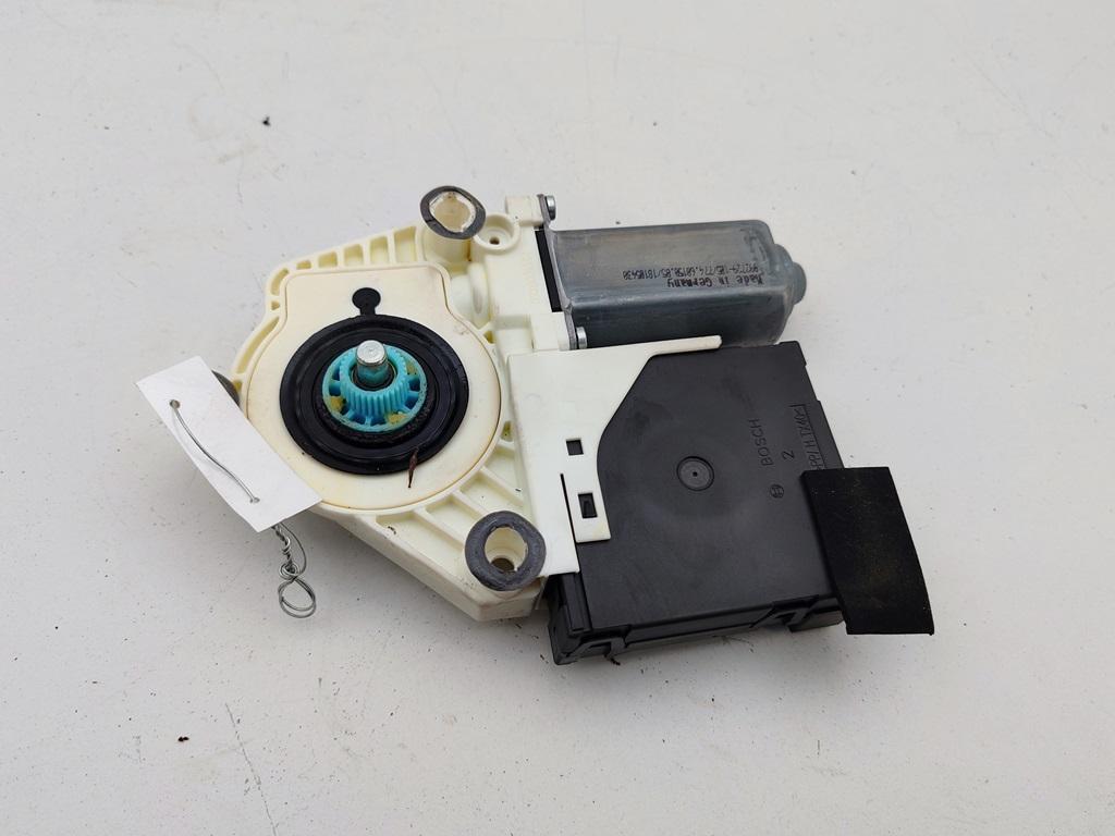моторчик стеклоподъемника передний правый Volkswagen Passat B6 2005, 1.9 л., дизель, МКПП, красный, седан, 1K0959792G