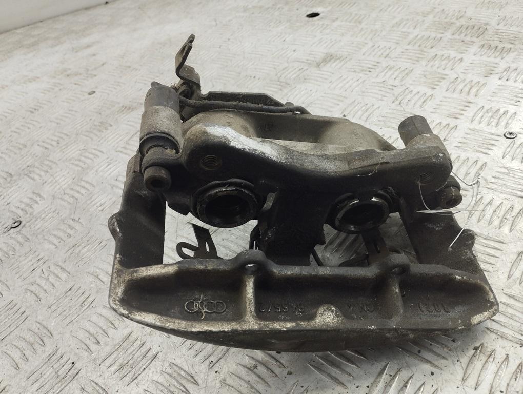 суппорт передний правый Audi A8 D2 2002, 4.2 л., бензин, АКПП, чёрный, седан
