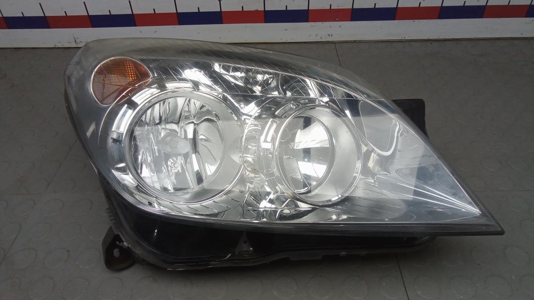 фара правая Opel Astra 2009, 1.6 л., бензин, МКПП, хетчбэк 5 дв.