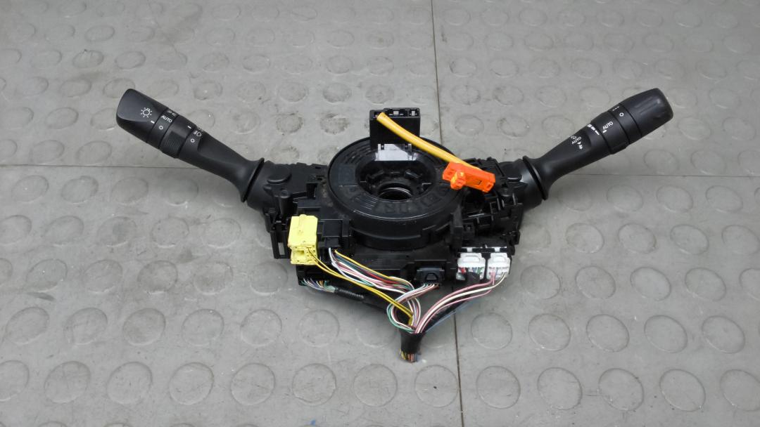переключатель подрулевой Toyota RAV4 2012 2014, 2.2 л., АКПП, внедорожник 5 дв.