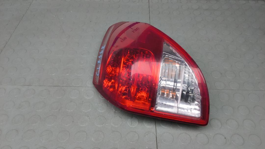 фонарь задний правый Toyota RAV4 2006, 2.2 л., D-CAT, дизель, МКПП, внедорожник 5 дв.