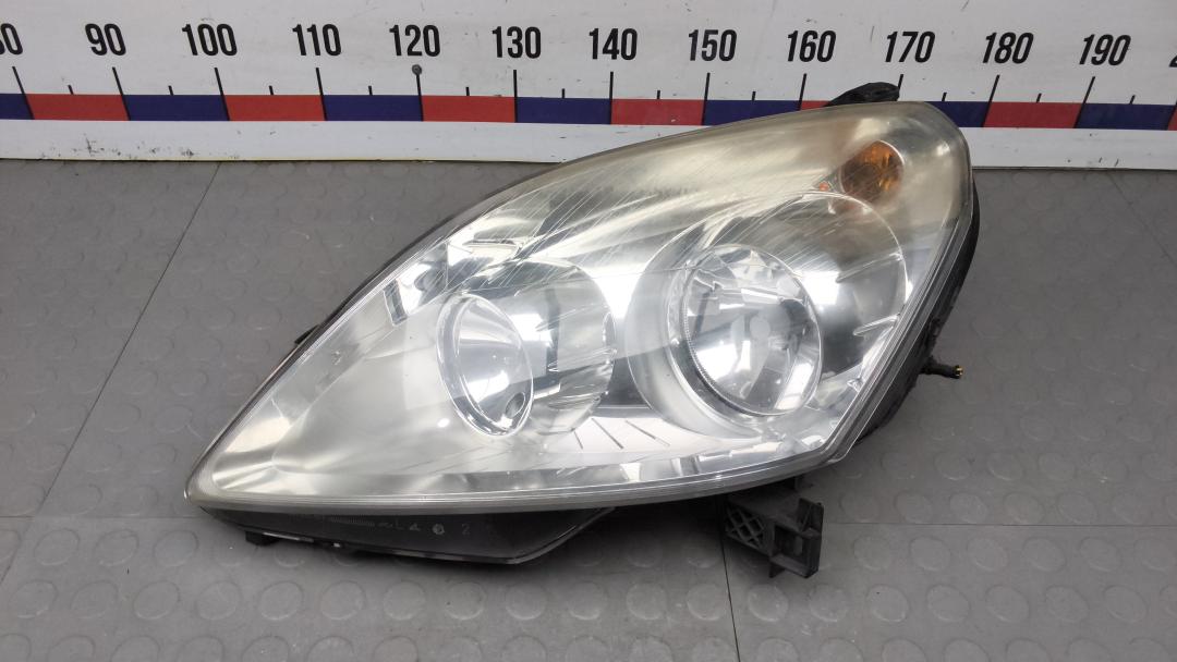 фара левая Opel Zafira 2010, 1.9 л., дизель, АКПП, минивэн