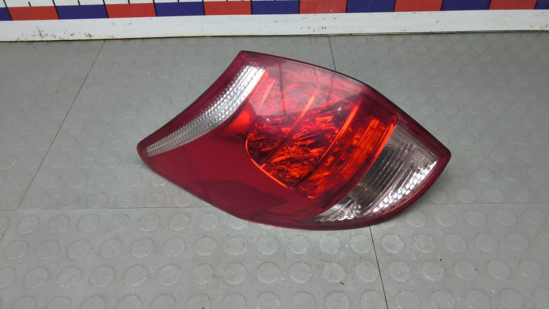 фонарь задний левый Toyota RAV4 2006, 2.2 л., дизель, МКПП, внедорожник 5 дв.