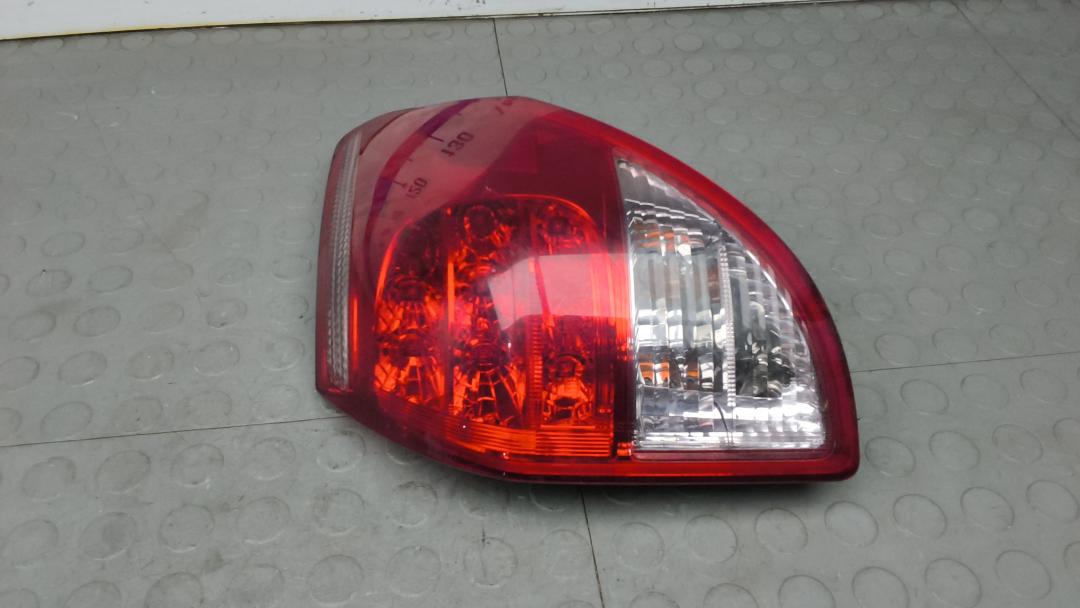 фонарь задний правый Toyota RAV4 2006, 2.2 л., дизель, МКПП, внедорожник 5 дв.
