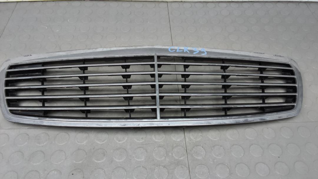 решетка радиатора Mercedes-Benz E-Класс 2004, 3.2 л., D E320 CDI, дизель, АКПП, седан