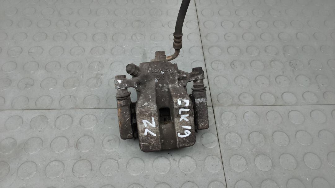 суппорт задний левый Toyota RAV4 2014, 2.2 л., дизель, АКПП, внедорожник 5 дв.