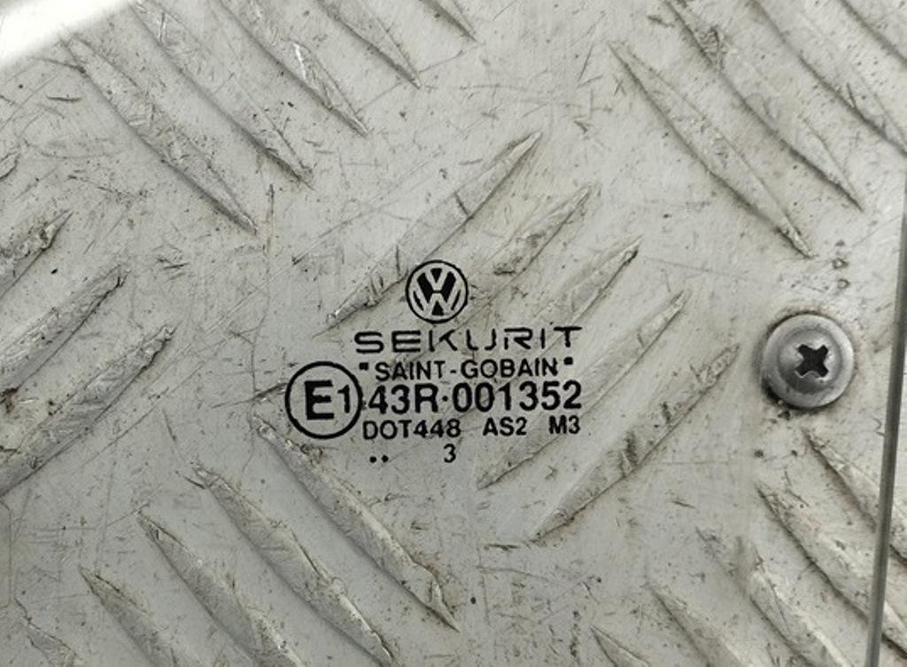 стекло двери задней левой Volkswagen Transporter T4 1993, 2.4 л., дизель, МКПП, красный, микроавтобус