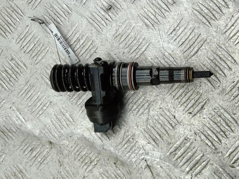 форсунка Volkswagen Golf-4 2002, 1.9 л., дизель, АКПП, красный, универсал, 038130073AJ, 0414720037