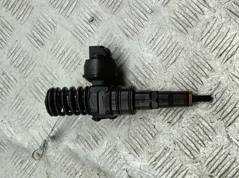 форсунка Volkswagen Golf-4 2002, 1.9 л., дизель, АКПП, красный, универсал, 038130073AJ, 0414720037