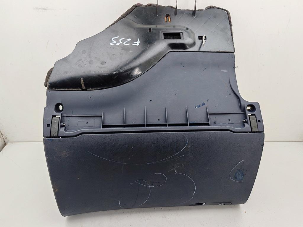 бардачок Audi A4 B6 2002, 2.0 л., бензин, МКПП, синий, универсал, 8E1857035