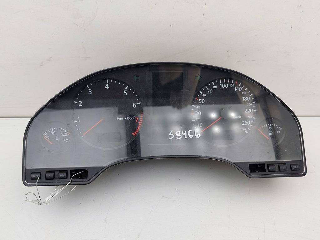 приборная панель Audi A8 D2 2002, 4.2 л., бензин, АКПП, чёрный, седан, 4D0919882HX
