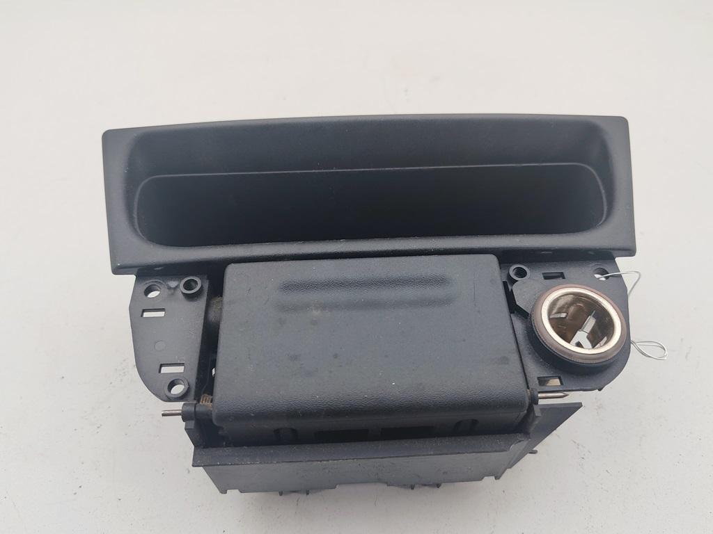 пепельница Opel Vectra B 1999, 1.6 л., бензин, МКПП, серый, универсал